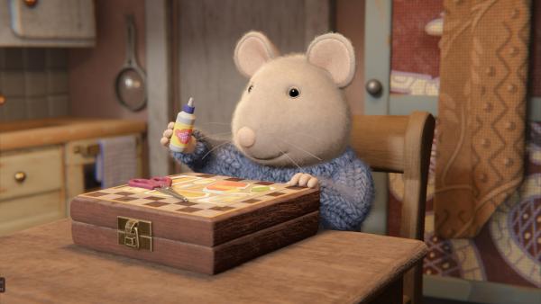 Bild 1 von 2: Sam genießt es, einmal in aller Ruhe spielen zu können. Er hat mit Julia getauscht, die nun für eine Weile bei seiner Familie wohnt, während er bei Julias Mutter ist.