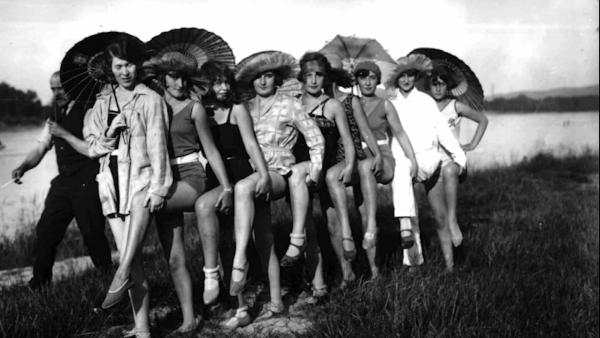 Bild 1 von 9: Bademode.