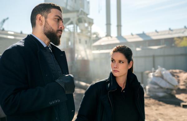 Bild 1 von 12: Special Agent Omar Adom 'OA' Zidan (Zeeko Zaki, l.); Special Agent Maggie Bell (Missy Peregrym, r.)