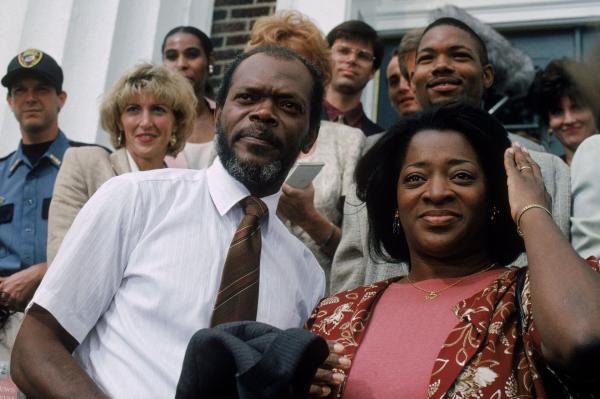 Bild 1 von 4: Carl Lee Hailey (Samuel L. Jackson, l.); Gwen Hailey (Tonea Stewart, r.)