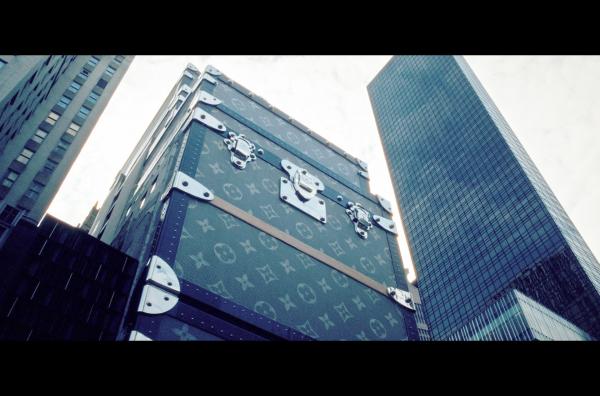 Bild 1 von 7: Die Fassade des Louis-Vuitton-Flagshipstores in New York erinnert während der Renovierung an einen überdimensionalen Kofferstapel.