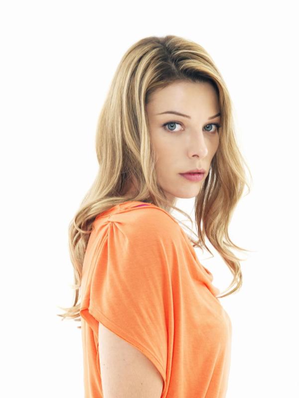 Bild 1 von 41: (2. Staffel) - Neu im Team: Lori Weston (Lauren German) ...