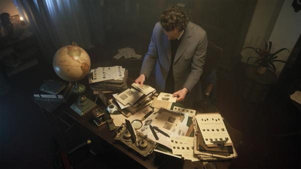 Bild 1 von 5: Ein Tatort war schon immer voller rätselhafter Nachrichten für die Ermittler. Dank Sir Edward Henry können Fingerabdrücke helfen, das Rätsel um den Täter zu entschlüsseln.