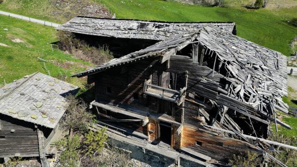 Bild 1 von 7: Im Bild: Der Bichlerhof in Osttirol ist nicht mehr zu retten.