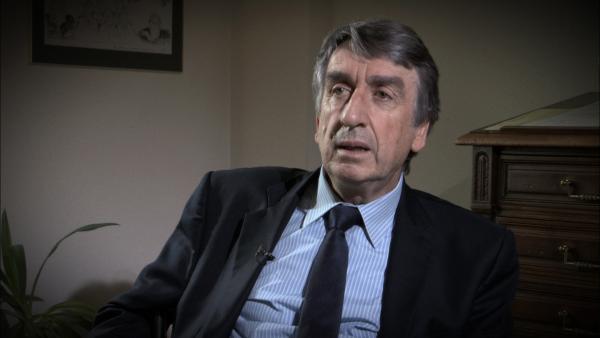 Bild 1 von 5: Der Anwalt Me Etienne Nicolau vertrat Bastouill vor Gericht.