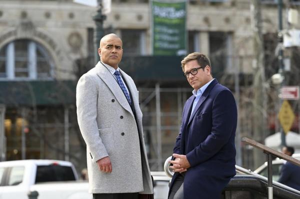 Bild 1 von 13: Chunk Palmer (Christopher Jackson, l.); Jason Bull (Michael Weatherly, r.)
