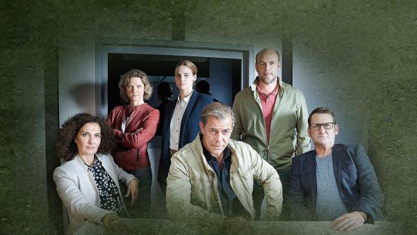 Bild 1 von 10: Im Bild (v.li.): Proschat Madani (Dr. Hilke Zobel), Anjorka Strechel (Tomke Jenssen), Julia E. Lenska (Nina Weiss), Sven Martinek (Finn Kiesewetter), Christoph Tomanek (Dr. Henning Strahl), Ingo Naujoks (Lars Englen).