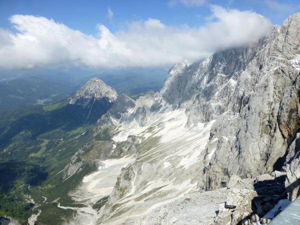Bild 1 von 10: Im Bild: Südhang unterhalb des Dachstein Gipfel.