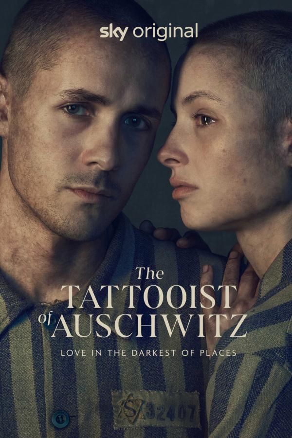 Bild 1 von 1: Jonah Hauer-King as Lali Sokolov, seen here as he boards the train to Auschwitz.