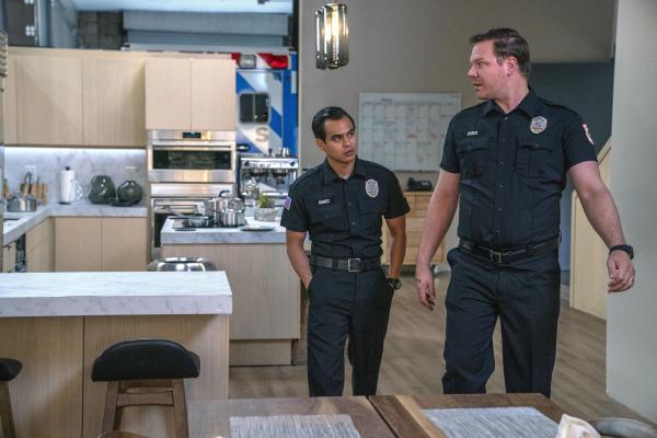 Bild 1 von 16: Mateo Chavez (Julian Works, l.); Judd Ryder (Jim Parrack, r.)