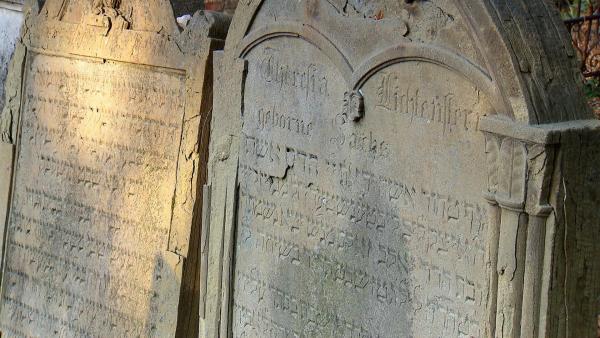 Bild 1 von 5: Im Bild: Der jüdische Friedhof.