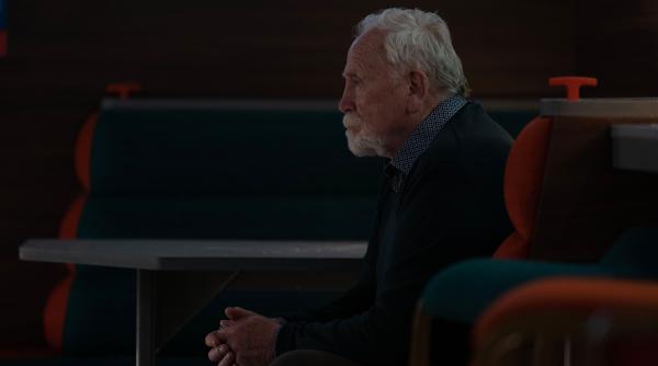 Bild 1 von 7: Der ehemalige Lokführer Fraser Warren (James Cosmo)