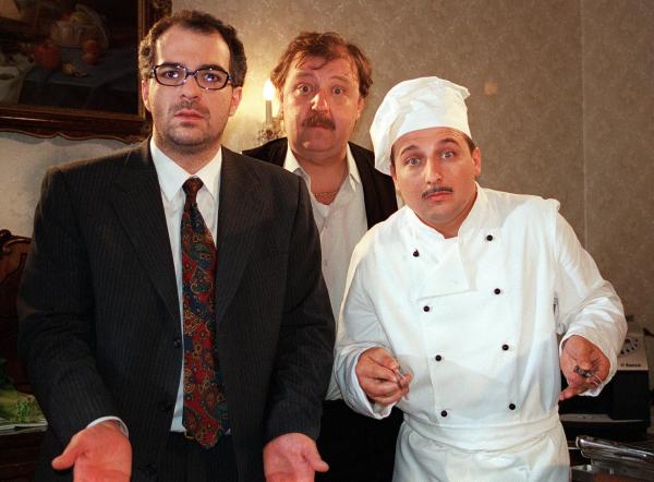 Bild 1 von 5: Im Bild (v.li.): Michael Niavarani (Mario), Götz Kauffmann (Franz), Christoph Fälbl (Boris).