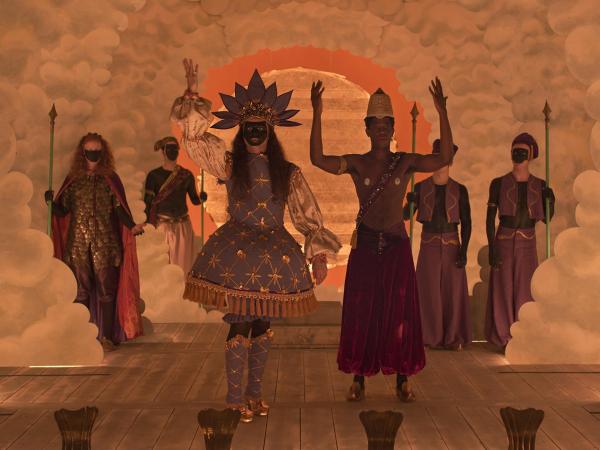 Bild 1 von 18: Im Bild: Michael Rotschopf (Fürst), Makita Samba (Angelo).