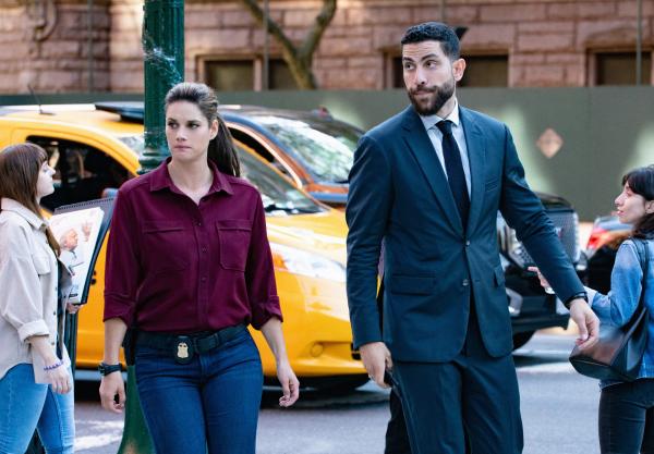 Bild 1 von 32: Special Agent Maggie Bell (Missy Peregrym, l.); Special Agent Omar Adom 'OA' Zidan (Zeeko Zaki, r.)