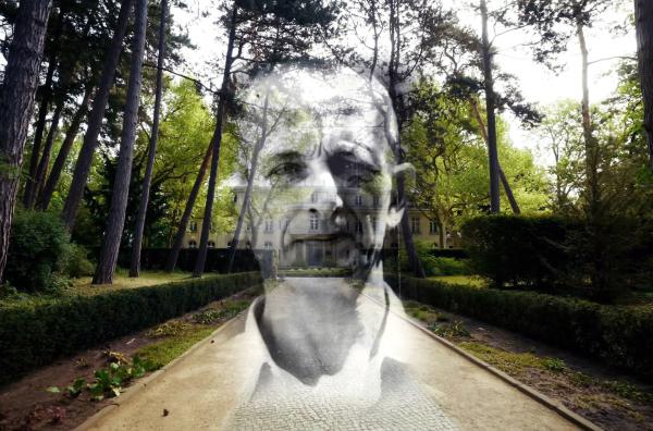 Bild 1 von 3: In einer Berliner Villa am Großen Wannsee, dem ?Haus der Wannsee-Konferenz?, koordinierte die NS-Führung im Januar 1942 den Völkermord an den Juden und Jüdinnen Europas. Adolf Eichmann führte das Protokoll.