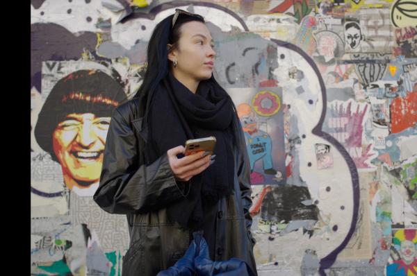 Bild 1 von 13: Für Alischa, eine Person mit Autismus und zusätzlicher Diagnose ADHS, funktioniert die beratende Kommunikation der KI nicht so wie gewünscht. \