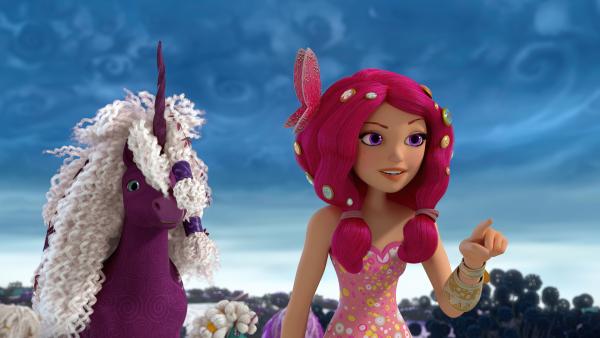 Bild 1 von 5: Mia (r.) hat zusammen mit ihren Freunden Yuko und Mo die Insel Seeland erkundet und dabei das Zottel-Einhorn Duna (l.) kennengelernt.
