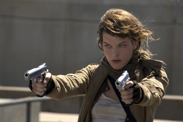 Bild 1 von 21: Die Umbrella Corporation ist Alice (Milla Jovovich) dicht auf den Fersen. Sie weiß allerdings, sich erfolgreich zu verteidigen ...