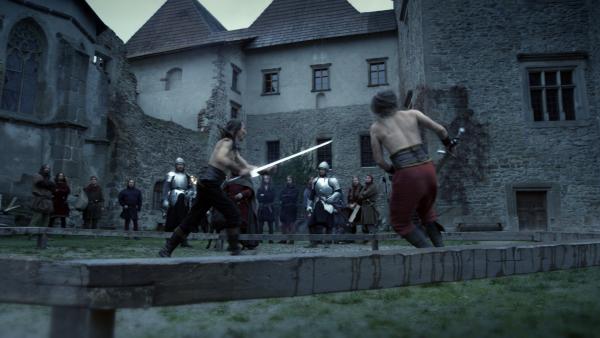 Bild 1 von 14: Ritter (Komparsen) sind der Inbegriff der mittelalterlichen Helden, mutig und allzeit bereit, das Leben für höhere Ziele aufs Spiel zu setzen.