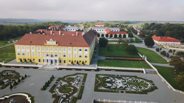 Bild 1 von 13: Im Bild: Schloss Hof