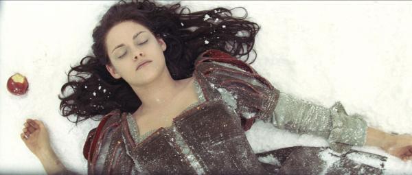 Bild 1 von 8: Schneewittchen (Kristen Stewart)