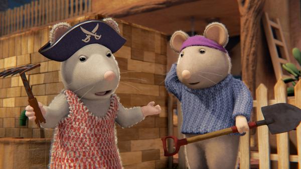 Bild 1 von 4: Julia (links) und Sam (rechts) spielen Piraten, die einen Schatz suchen. Opa Seemann hat ihnen erzählt, dass er zwei große Rubine im Mäusehaus versteckt hat.