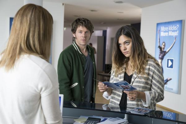 Bild 1 von 5: Tom Kowalski (Steffen Schroeder, l.); Olivia Fareedi (Nilam Farooq, r.)