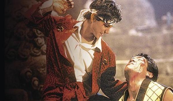 Bild 1 von 8: Daniel (Ralph Macchio, l.); Chozen (Yuji Okumoto, r.)