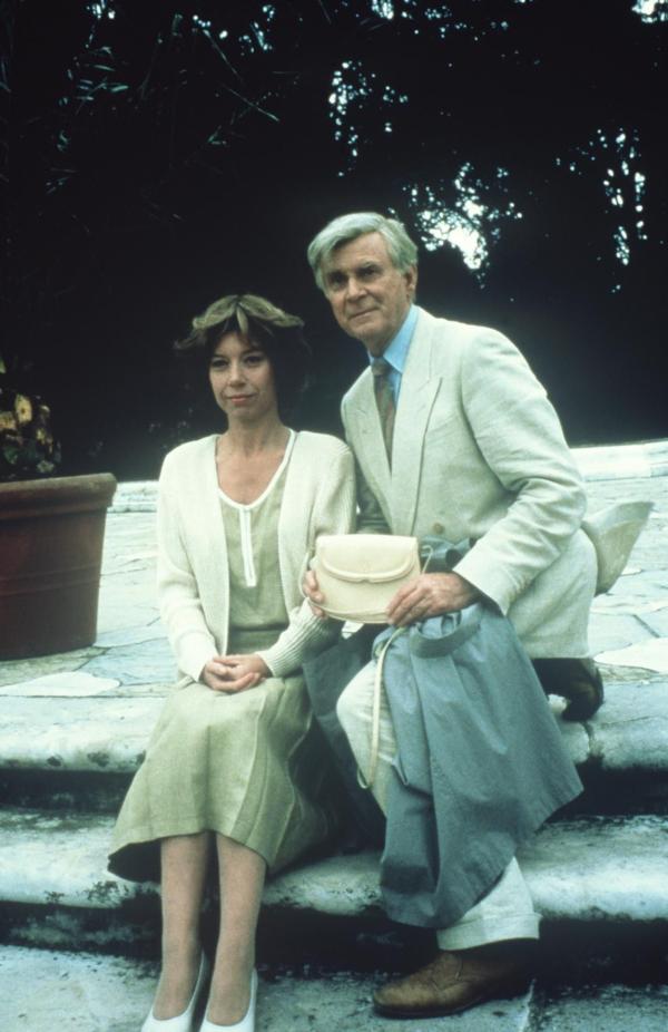 Bild 1 von 6: Paul (Loriot, r.); Margarethe Tietze (Evelyn Hamann, l.) ...