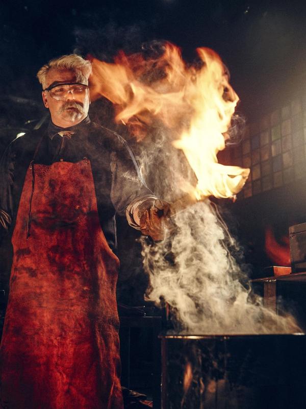 Bild 1 von 16: Waffenexperte David Baker (Bild) ist einer der Juroren bei \