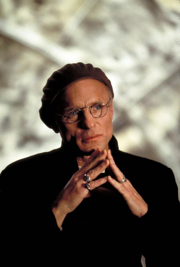 Bild 1 von 11: Mit Seahaven hat Produzent und Regisseur Christof (Ed Harris) für seinen Schützling Truman eine perfekte, heile Welt geschaffen, in der Christof wie ein Gott regiert ...