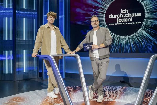 Bild 1 von 8: Timon Krause (l.); Matthias Opdenhövel (r.)