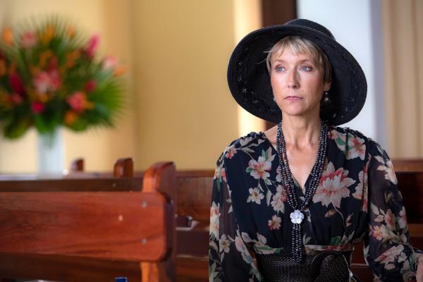 Bild 1 von 3: Im Laufe der Untersuchung rückt Grace Verdinikov (Lia Williams) - die Frau des Getöteten - immer mehr in den Fokus der Ermittler. Denn ein dunkles Geheimnis macht sie verdächtig.