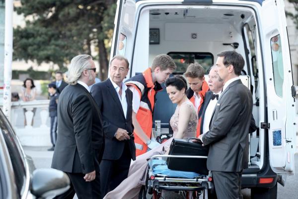 Bild 1 von 21: Im Bild (v.li.): Gregor Seberg (Helmuth Nowak), Dietrich Siegl (Otto Dirnberger), Elisabeth Lanz (Michaela Löwe), Ernst Konarek (Viktor Löwe), Wolfgang Krewe (Thomas Hager).