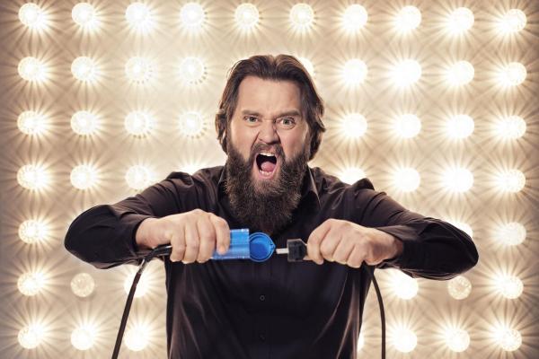 Bild 1 von 17: (2. Staffel) - Knallerkerle: Antoine Monot jr. schlüpft in die unterschiedlichsten Rollen und bringt peinliche und skurrile Momente aus dem Alltag auf den Punkt ...