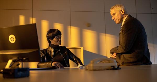 Bild 1 von 9: Kriemhild Magunda (Florence Kasumba, l.); EKHK Müller (Rakph Herforth, r.)