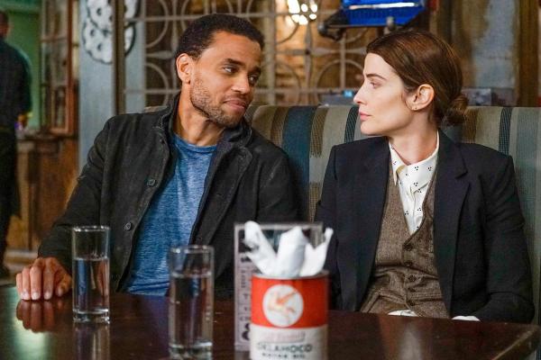 Bild 1 von 11: Im Bild: Michael Ealy (Detective Miles Hoffman), Cobie Smulders (Dex Parios).