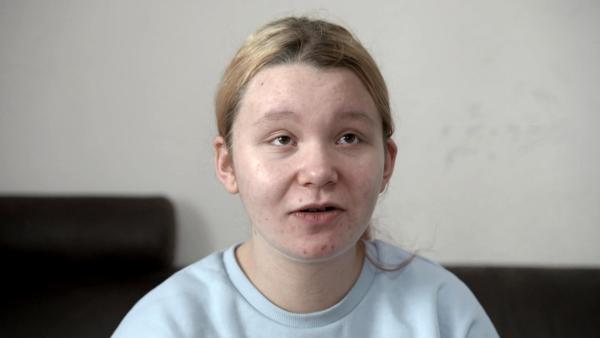 Bild 1 von 2: Bei einem Frauenarzttermin gibt es für die hochschwangere Lisa keine guten Nachrichten.