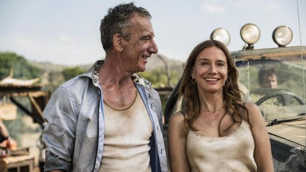 Bild 1 von 14: Hubertus von Zangenheim (Heio von Stetten, l.); Renate von Zangenheim (Nadeshda Brennicke, r.)