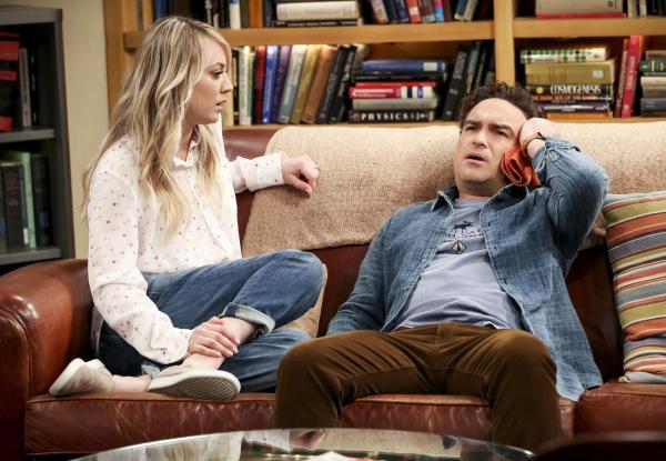 Bild 1 von 10: Penny (Kaley Cuoco, l.); Leonard Hofstadter (Johnny Galecki, r.)