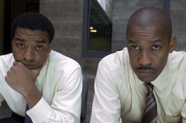 Bild 1 von 20: Als Keith Frazier (Denzel Washington, r.) und Bill Mitchell (Chiwetel Ejiofor, l.) es bei einem Banküberfall mit dem hochintelligenten Geiselnehmer Dalton Russell zu tun bekommt, beginnt ein gefährliches Katz-und-Maus-Spiel, das sich von Minute zu Minute zuspitzt ...