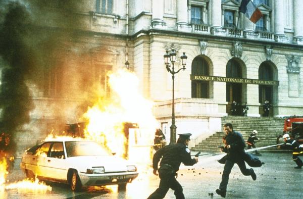 Bild 1 von 17: Die Mafia lässt keine Gelegenheit aus, Alain aus dem Weg zu räumen ...