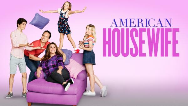 Bild 1 von 3: (v.li.): Daniel DiMaggio (Oliver Otto), Diedrich Bader (Greg Otto), Katy Mixon (Katie Otto), Julia Butters (Anna-Kat Otto), Meg Donnelly (Taylor Otto)