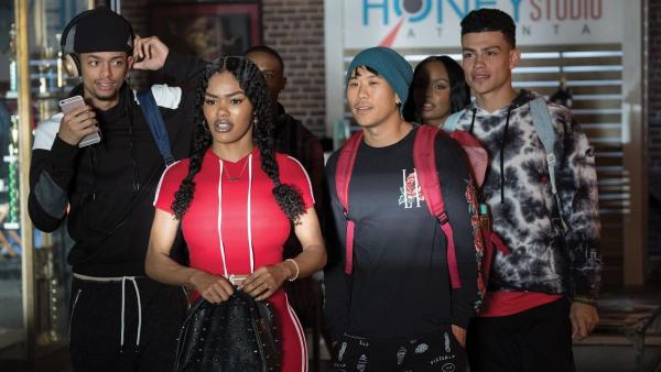 Bild 1 von 4: Skyler (Teyana Taylor, l.); Jamaica (Lawrence Kao, r.)