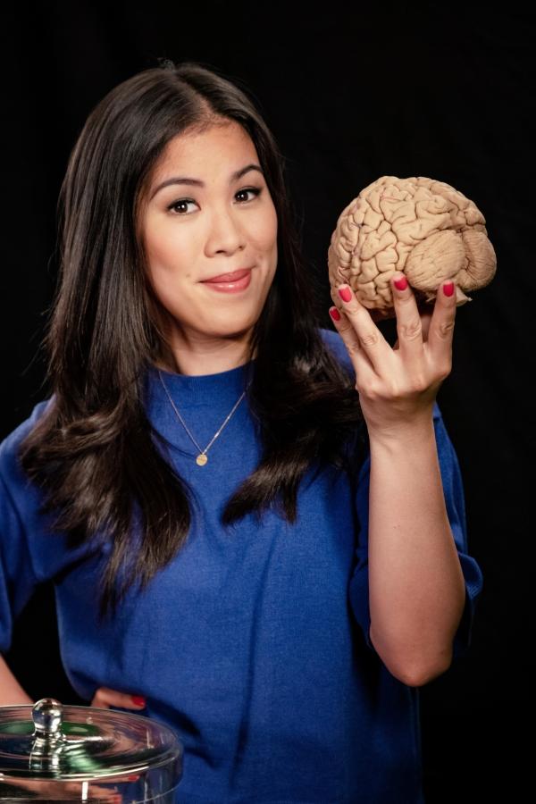 Bild 1 von 6: Eine graue Masse - etwa 1,3 Kilogramm schwer - und gleichzeitig die komplexeste Struktur, die uns im Universum bekannt ist: das Gehirn. Wie es tickt, zeigt Dr. Mai Thi Nguyen-Kim.