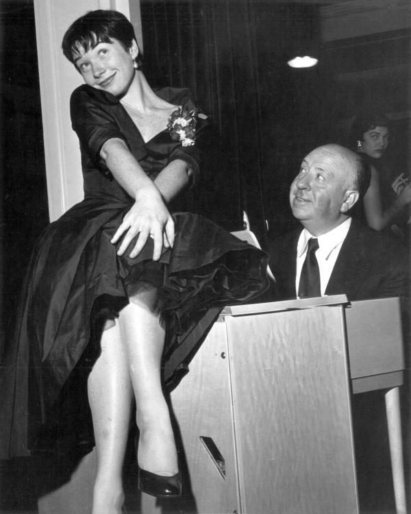 Bild 1 von 4: Begonnen hat Shirley MacLaines über 70 Jahre andauernde Karriere 1955 mit Alfred Hitchcocks Film \