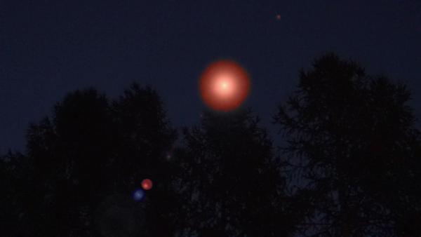 Bild 1 von 2: Augenzeugen sind fest davon überzeugt, dass es sich bei diesem Flugobjekt um Außerirdische handelte. Das Militär hingegen erklärt offiziell, dass es lediglich eine Übung war.