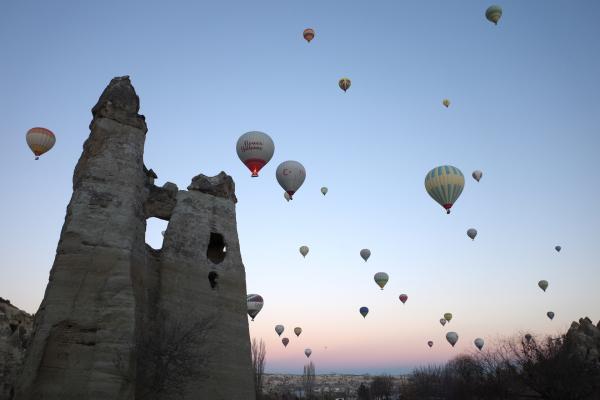 Bild 1 von 4: Ballonfahrten sind besonders beliebt, um den Göreme-Nationalpark aus der Luft zu sehen.