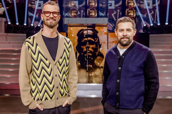 Bild 1 von 3: Joko Winterscheidt (l.); Klaas Heufer-Umlauf (r.)